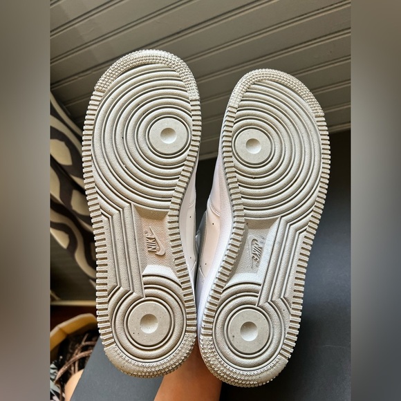 Nike White and Purple Sneakers - Picture 6 of 8